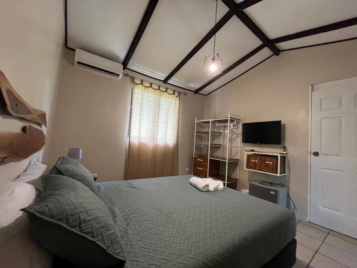 Casa Tropical Playa Grande Bed & Breakfast Cuajiniquil Exterior photo